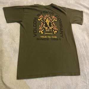 Volcom Shirt Men Small Green Skull Graphic Streetwear Crew Neck Workout Gym Tee